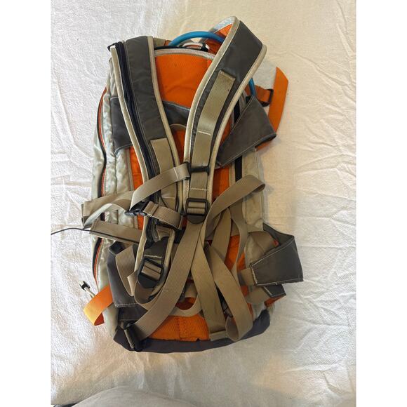 CamelBak Lobo Hydration Backpack Gray Orange 2L Reservoir Cycling Hiking Pack - Picture 3 of 7